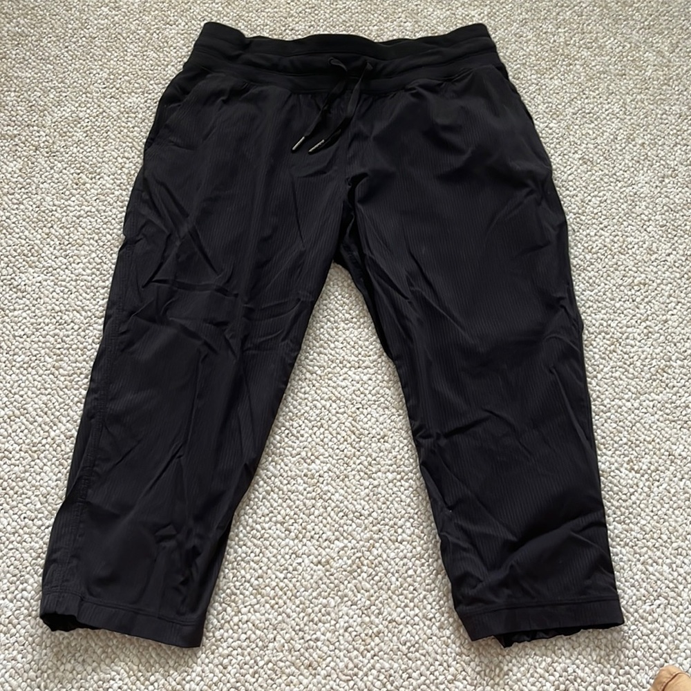 Lululemon Women’s Black Capri